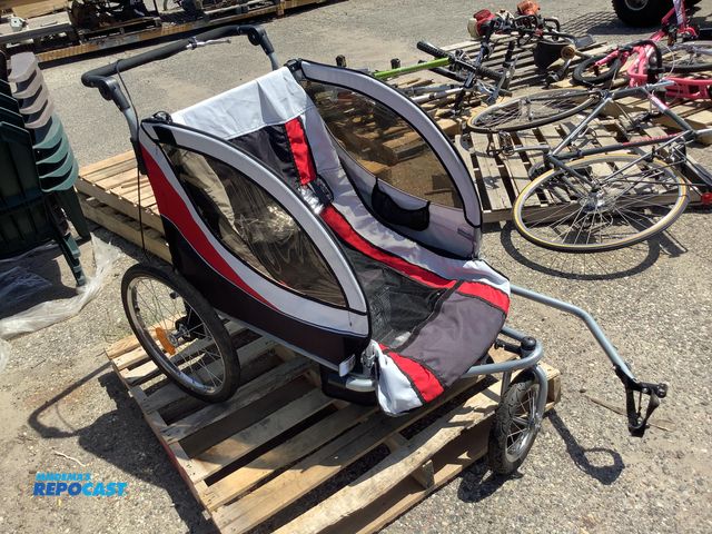 Lot 2-76879 - Bike Trailer and Jogger for 2 kids With a Shade cover / Canopy Folds down for storing and has a remo...