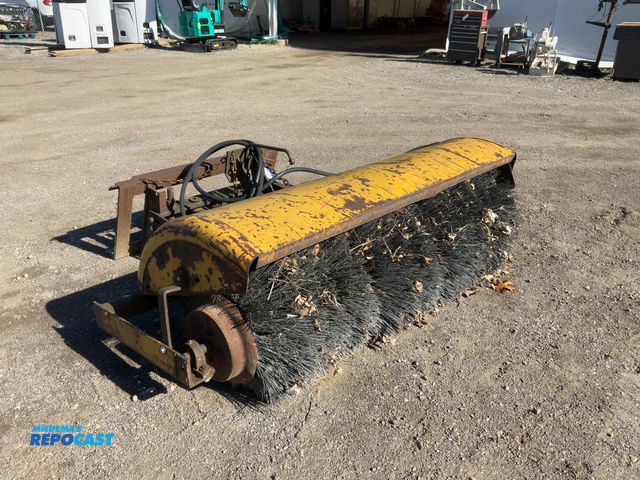 Lot 2-31750 - Parking Lot Sweeper 72” Skid Steer Attachment Quick Attach Hydraulic Powered