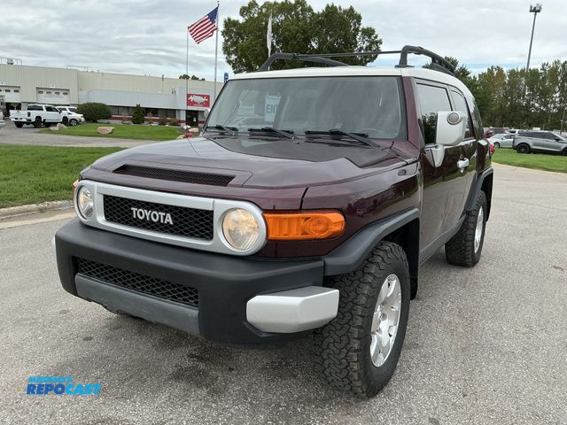 Lot 2-33438 - 2007 Toyota FJ Cruiser SUV 4x4