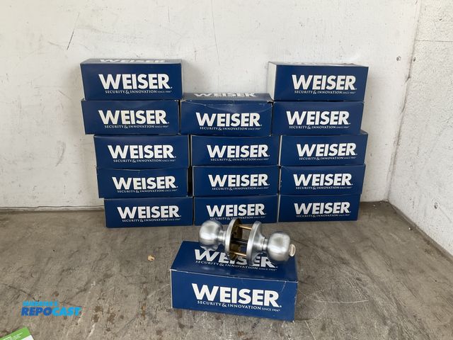 Lot 2-64532 - Lot of (15) weiser security and innovation door knobs silver with lock GAC331 F26D B 6LS1R1