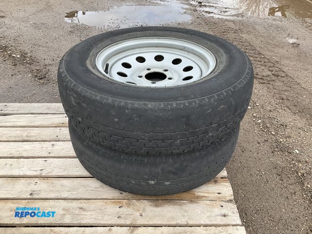 Lot 2-94895 - 2 Free Star ST205175R15 tubless radial tires with rims