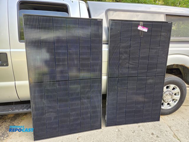 Lot 2-29580 - lot of (2) TRINA 330w / 33.8v solar panels, fully tested and producing good watts under load. remove...