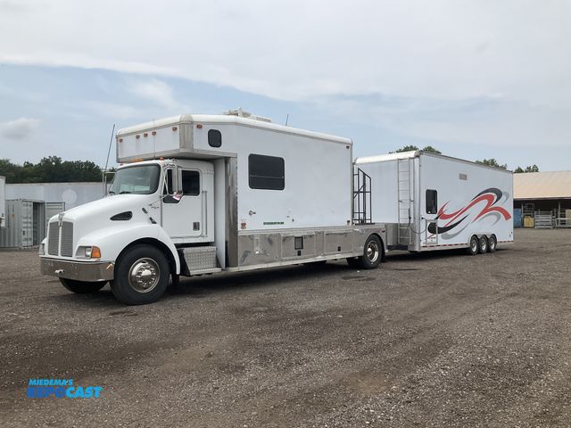 Lot 2-21271 - 1995 Kenworth T300 Toterhome and  2000 UNEX Enclosed Trailer