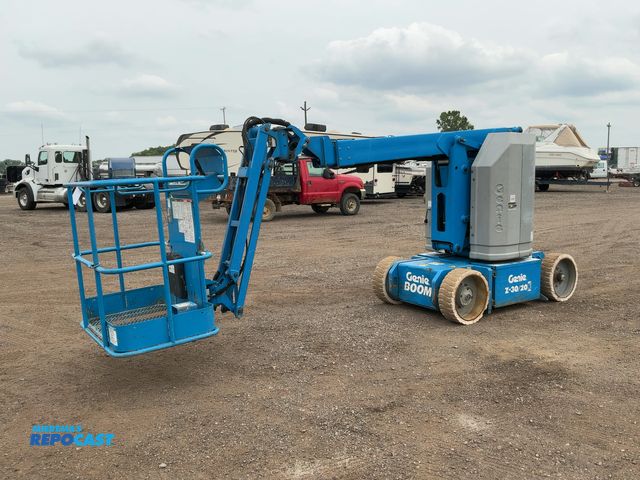 Lot 2-40138 - 2000 Genie Z-30/20N Articulated Boom Lift