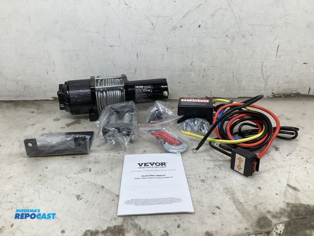 Lot 2-35673 - 1/4th in Electric winch model#P40001D