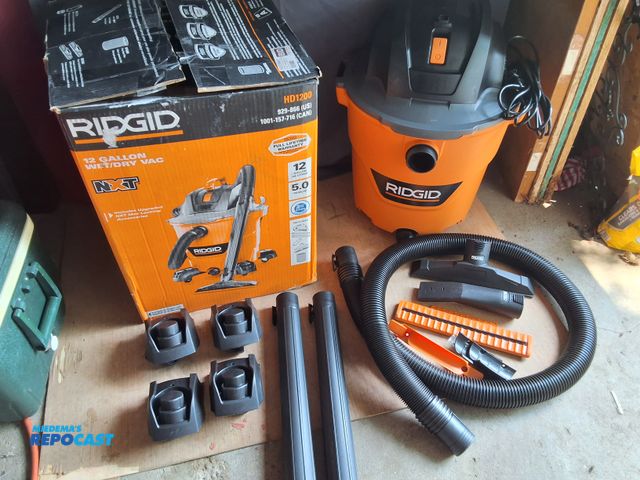 Lot 2-23607 - RIDGID 12 GAL WET/DRY VACUUM. WORKS