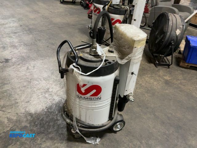 Lot 2-27802 - Samson evacumaster high vacuum oil suction unit 800.311.1047