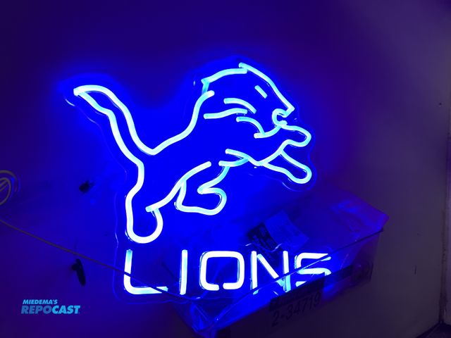 Lot 2-74557 - detroit lions NFL neon light