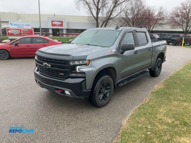 Lot 2-43792 - 2022 Chevrolet Silverado 1500 LT Trail Boss Crew Cab Standard Box Pickup Truck 4x4