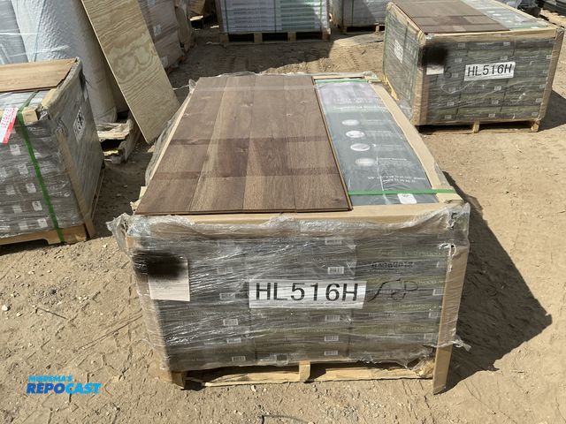 Lot 2-76727 - 472 sq. feet of Click Lock Engineered Hardwood Driftwood Acacia. No gluing or stapling necessary. 3/...