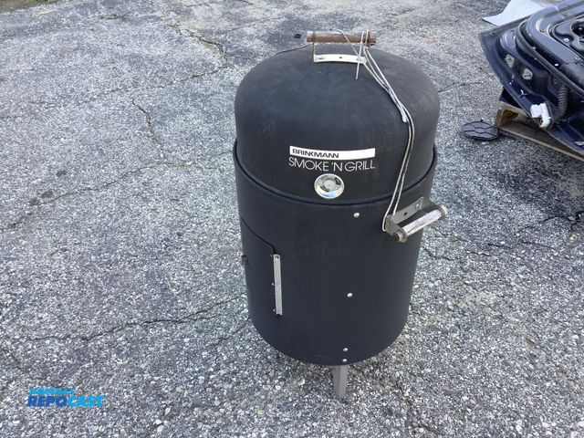 Lot 2-67639 - New brinkmann smoke’n metal portable pellet grill