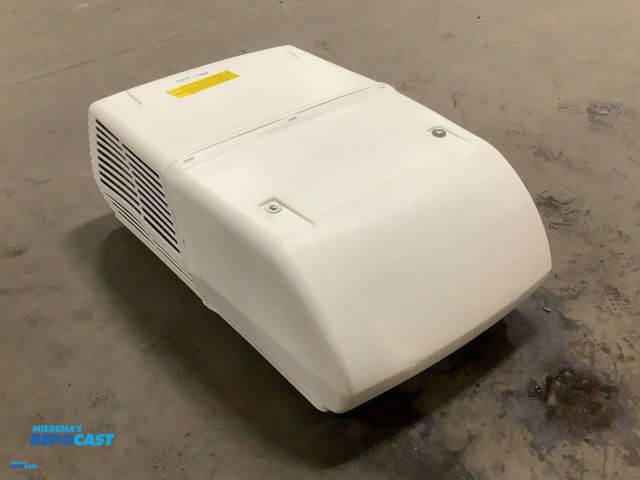 Lot 2-19908 - Coleman Mach  38204-066 RV Rooftop AC Unit Model: 38204-006 SN: 250039798