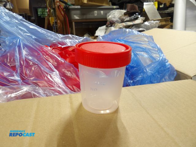 Lot 2-51049 - lot of 1,000 globe scientific laboratory jar with screw on lid, 4fl oz, translucent, 56.8mm body dia...