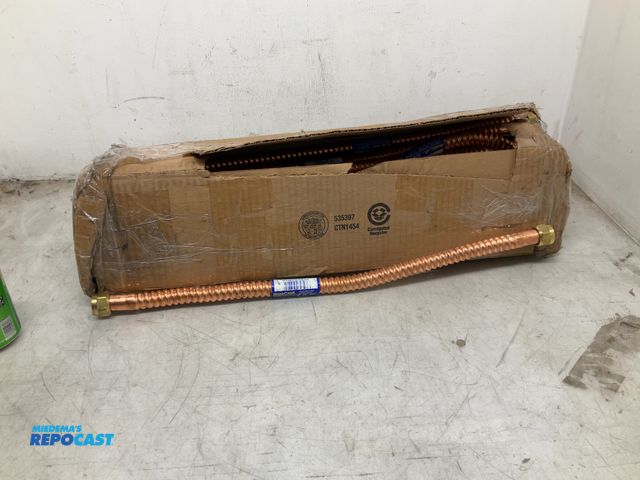 Lot 2-19797 - Approximately 20 Brass Craft WB00-24N 3/4” Female iron piped 3/4” x24” copper-flex connector