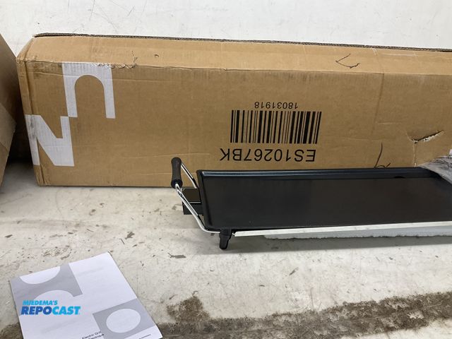 Lot 2-65746 - Electric grill ES10267 (1) Costway electric griddle grill cooking plate 35” model ES10267