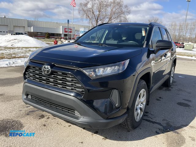 Lot 2-43435 - 2021 Toyota RAV4 LE SUV AWD
