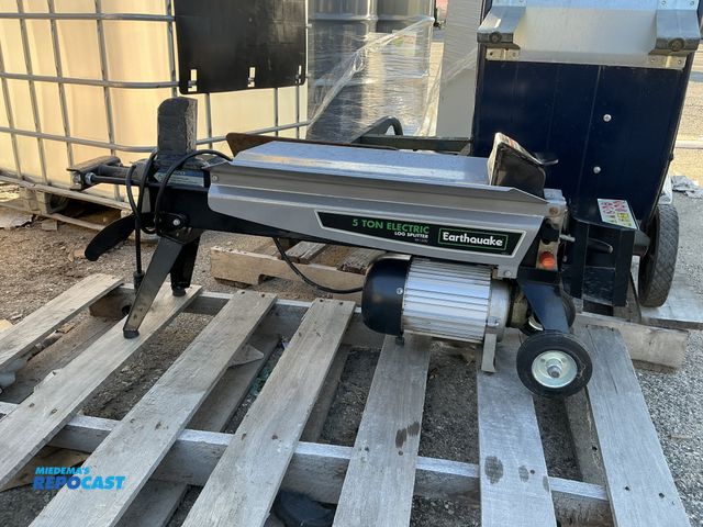 Lot 2-18829 - Earthquake W1200 5-ton electric log splitter