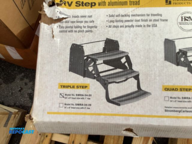 Lot 2-18040 - Stromberg Carlson  SMRA-24-30 RV triple step with aluminum tread