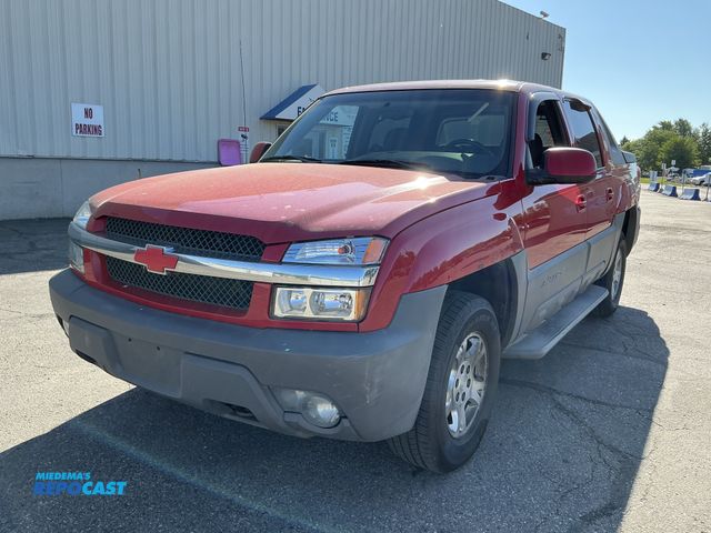 Lot 2-18185 - 2002 Chevrolet Avalanche Crew Cab Pickup Truck 4x4