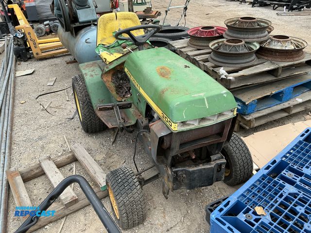 Lot 2-69375 - John deere 300 Tractor
