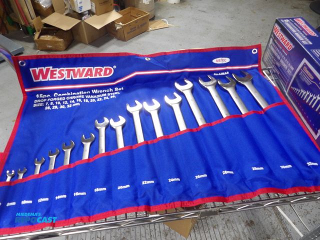 Lot 2-53867 - New Westward: combination wrench set, alloy steel, satin , 15 tools, 12-point - 32mm range of head s...