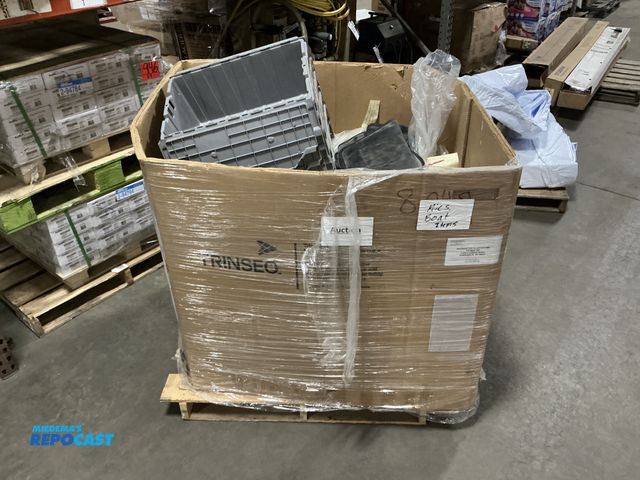 Lot 2-19766 - (1) Gaylord of miscellaneous boat parts including covers, outlet kids, crates, and more