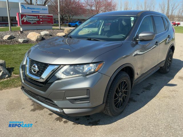 Lot 2-40547 - 2017 Nissan Rogue SUV AWD