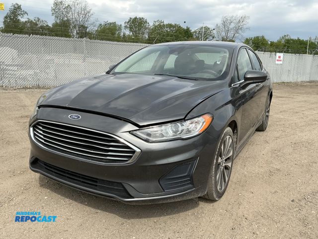 Lot 2-16212 - 2019 Ford Fusion SE Sedan AWD
