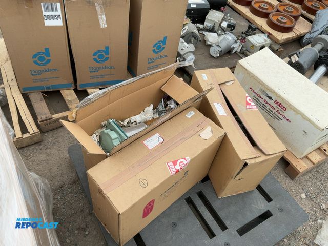 Lot 2-69485 - (3) filters with indicators and air breather tank magnets