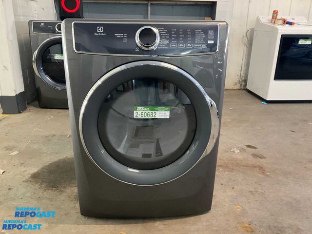 Lot 2-60899 - Scratch & Dent Electric Free Standing Electrolux ELFE7537AT2 Dryer