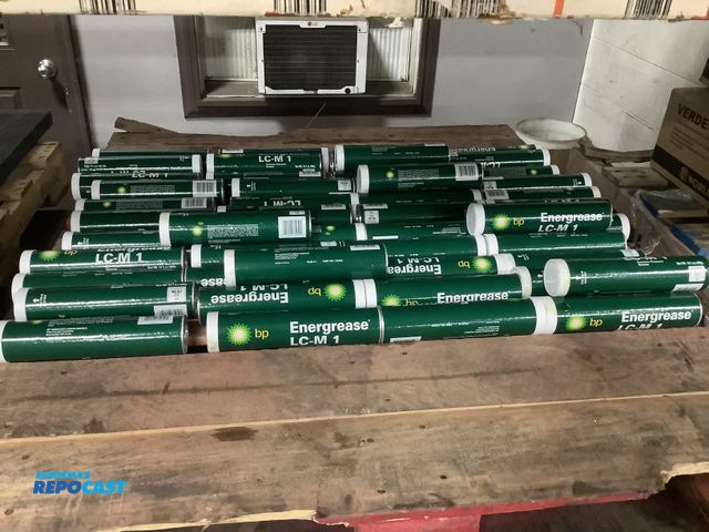 Lot 2-60886 - Skid Lot of BP Evergrease LC-M 1 Extreme Pressure Gauge