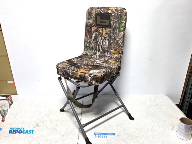 Lot 2-93558 - Banded swivel, folding hunting chair.
