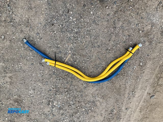 Lot 2-62780 - 3 pieces of 3/4" gas hose