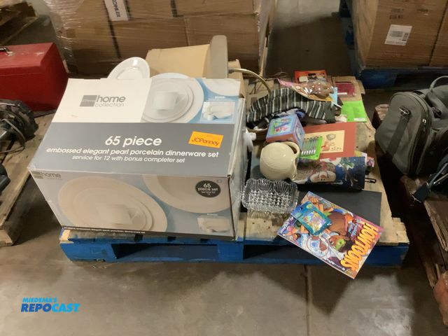 Lot 2-79968 - Home Collection 65 piece embossed elegant pearl porcelain dinnerware set, kids toys, small kids pant...