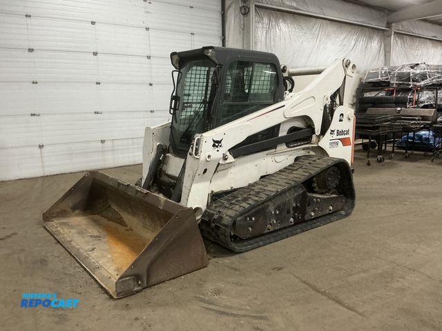 Lot 2-42802 - 2014 Bobcat T870 Skid Steer