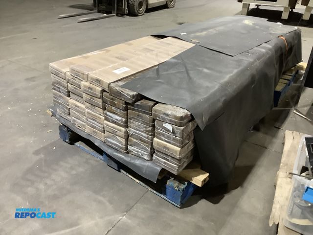 Lot 2-34928 - Skid lot of new tech wood capped composite Magellan decking US01 wooden boards - 2 per box