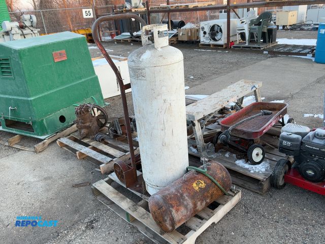 Lot 2-19368 - Lot of (2) 1-Propane Tank 160416UA 1- Rusted John Deere Compressor