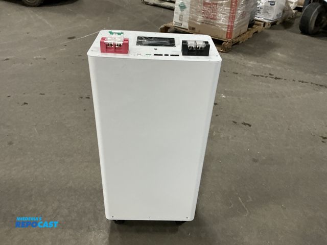 Lot 2-62420 - 48-280-H1-01 DIY Box