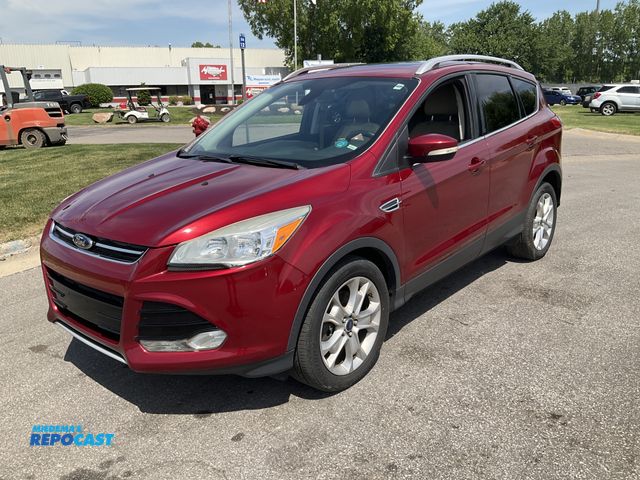 Lot 2-43817 - 2015 Ford Escape Titanium SUV 4x4