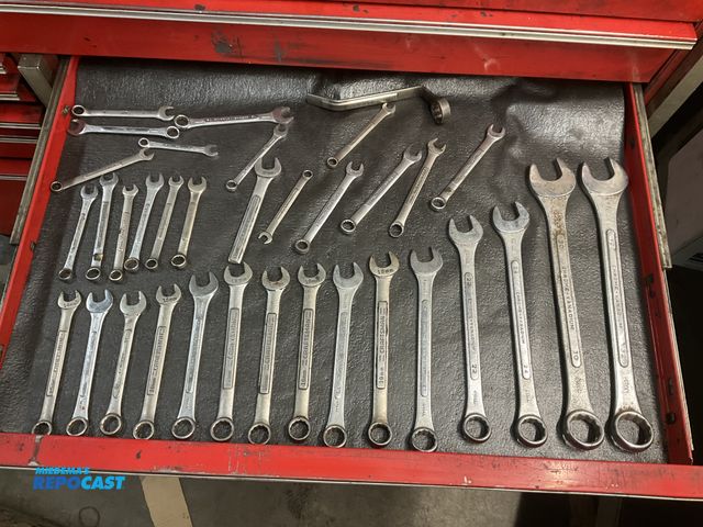 Lot 2-19535 - Lot of various sized wrenches