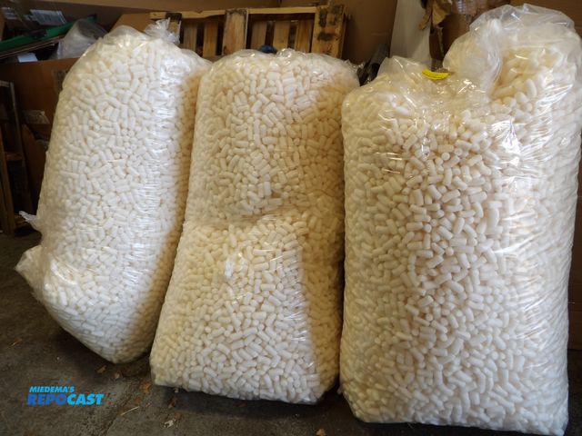 Lot 2-53049 - lot of (3) new packing peanuts: 12cu' bag size, white, antistatic, made in USA, #12BNUTS