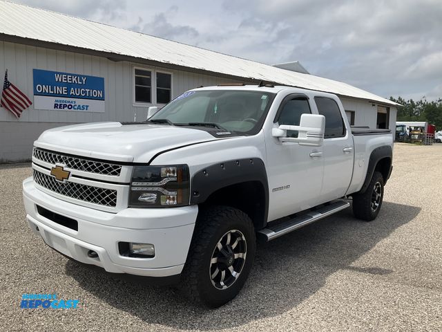 Lot 2-61755 - 2013 Chevrolet Silverado 2500 HD LT Crew Cab Standard Box Pickup Truck 4x4
