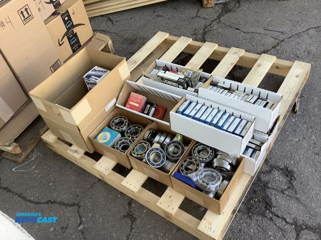 Lot 2-94955 - Lot of new Bearing &amp; Oil Seals