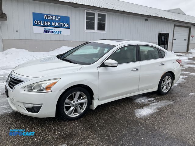 Lot 2-60972 - 2013 Nissan Altima Sedan FWD