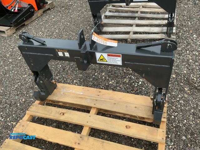 Lot 2-40766 - New Wolverine Model TR-26-02C 3-point Quick Hitch, Class II, 50 lbs, missing a pin for one of the pi...