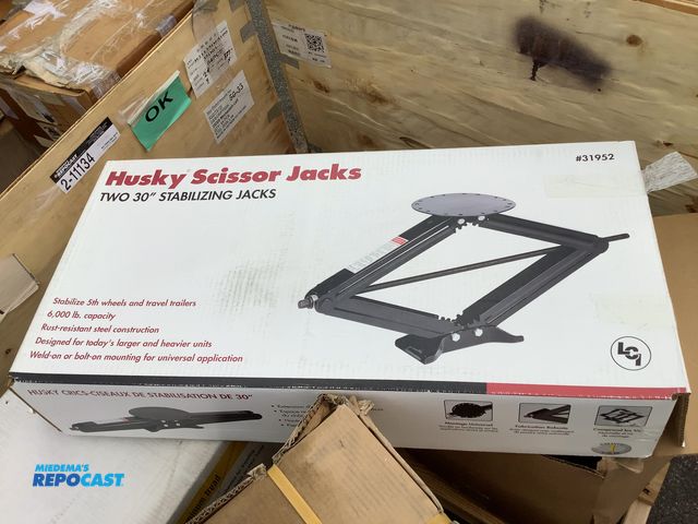 Lot 2-18041 - Husky  (2) 30” stabilizing scissor jacks