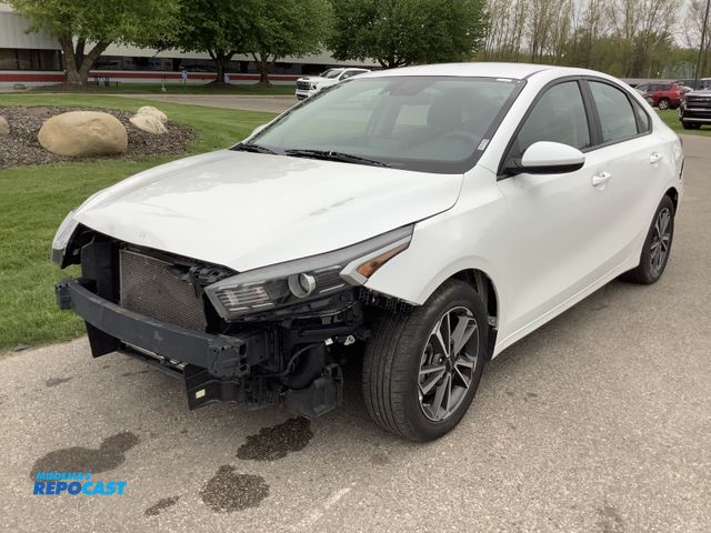 Lot 2-53542 - 2022 Kia Forte FE Sedan FWD