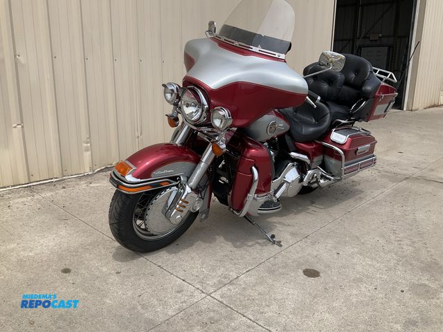 Lot 2-10532 - 2004 HARLEY DAVIDSON FLHTCUI Electra Glide Ultra Classic Touring