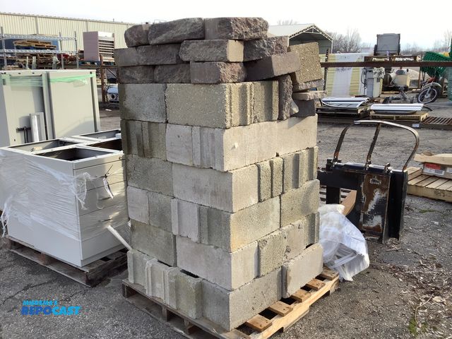Lot 2-92537 - Skid lot of mixed concrete bricks crestone bricks and cinder blocks