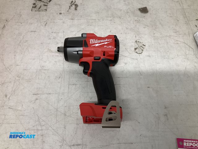 Lot 2-25861 - Milwaukee 2962-20 M18 FUEL Gen-2 18V lithium-ion brushless cordless mid torque 1/2in impact wrench w...